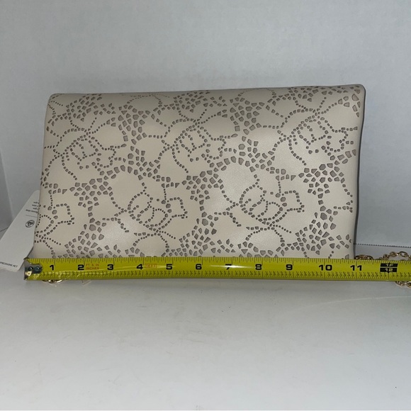 Urban Expressions Arabella Clutch Cream CROSSBODY Floral Perforated - Picture 7 of 7